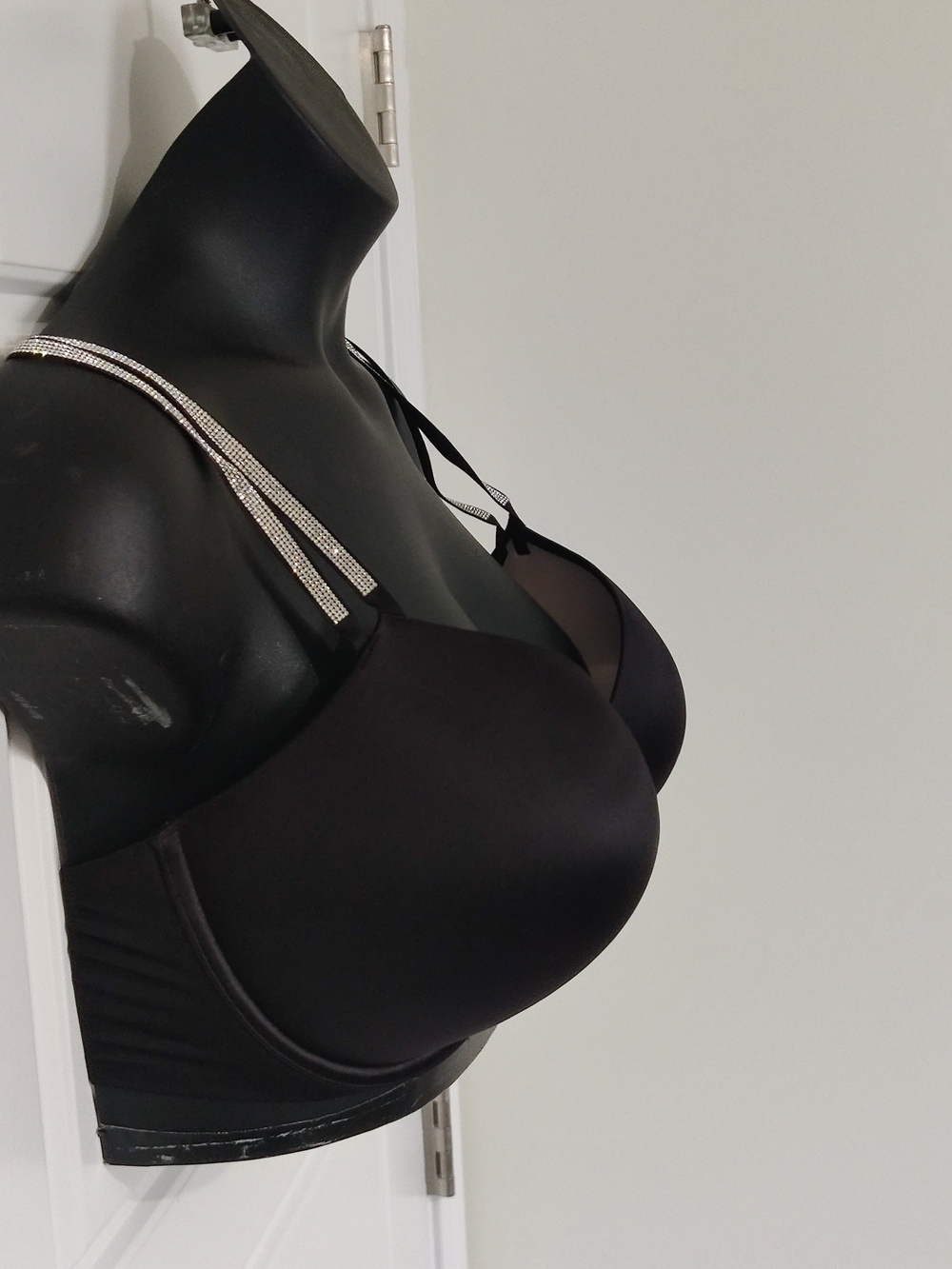 Victoria's Secret Bombshell Plunge Bra Size 36DDD NWOT - Picture 3 of 7